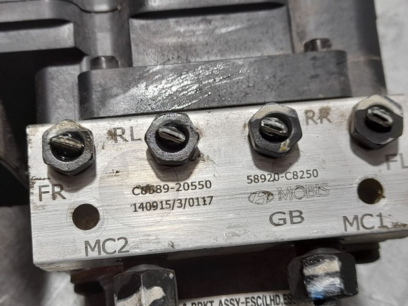 Recambio de abs para hyundai i20 classic referencia OEM IAM C888920550  