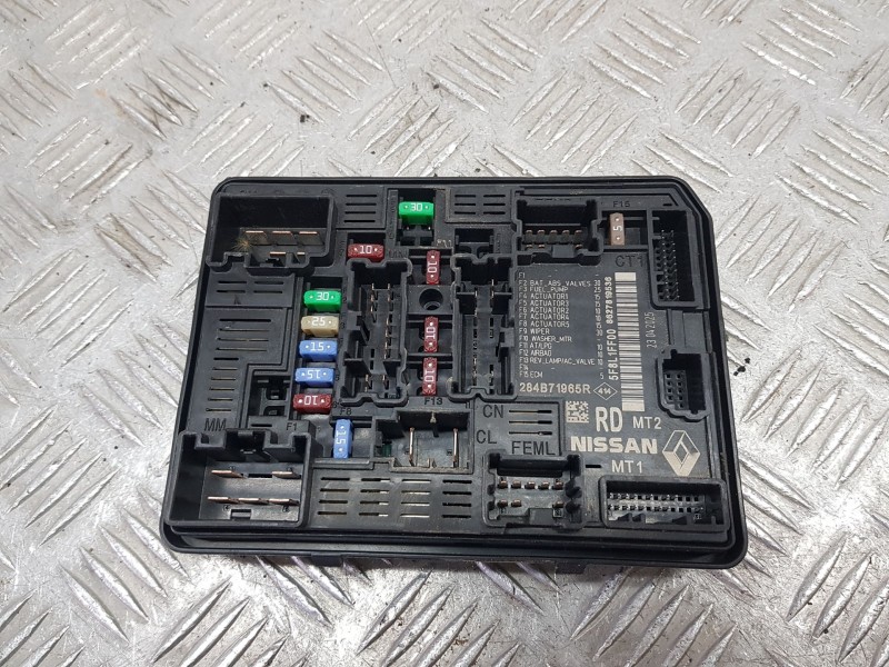 Recambio de caja reles / fusibles para dacia sandero iii 1.0 tce 90 referencia OEM IAM 284B71965R  