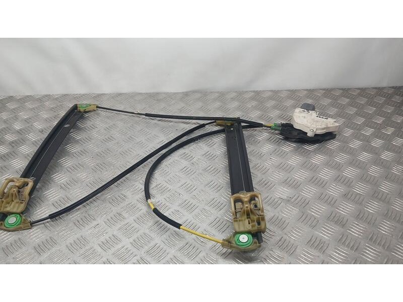 Recambio de elevalunas delantero derecho para audi a1 (8x) attraction referencia OEM IAM 8X3837462 BROSE ELECTRICO 2 PINS 102192