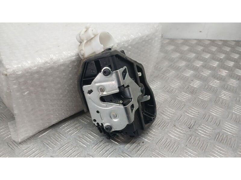 Recambio de cerradura puerta delantera izquierda para bmw x4 (f26) xdrive 20d referencia OEM IAM 7318409  I120085