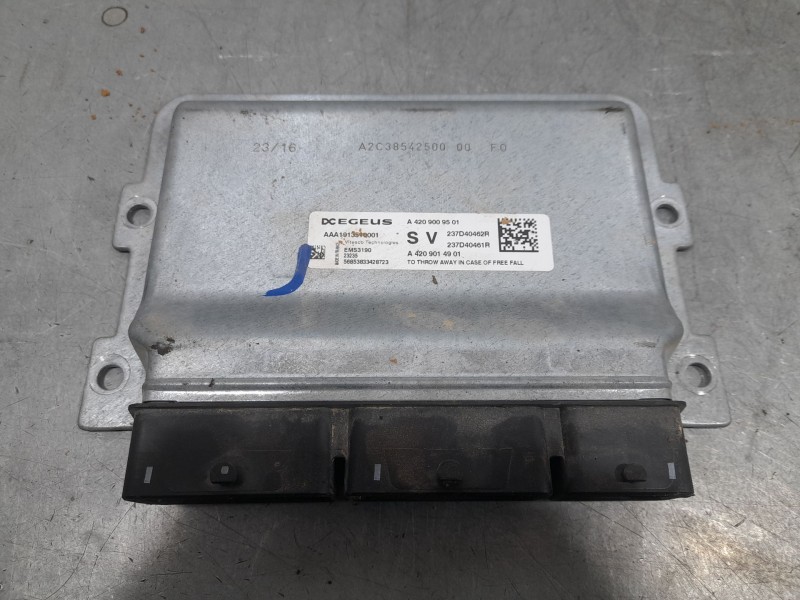 Recambio de centralita motor uce para renault kangoo iii furgoneta/monovolumen e-tech electric referencia OEM IAM A4209009501  