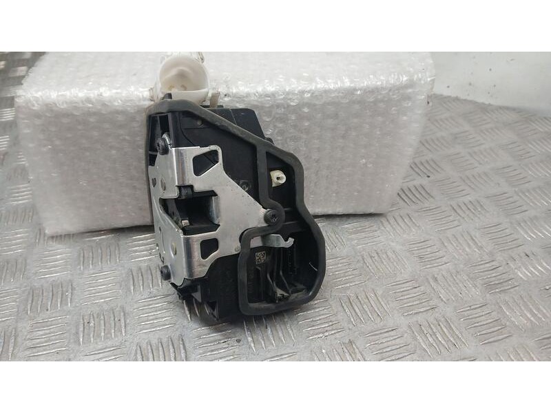Recambio de cerradura puerta delantera izquierda para bmw x4 (f26) xdrive 20d referencia OEM IAM 7318409  I120085