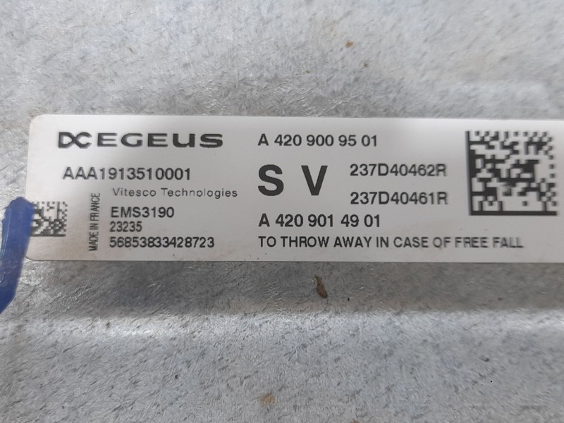 Recambio de centralita motor uce para renault kangoo iii furgoneta/monovolumen e-tech electric referencia OEM IAM A4209009501  