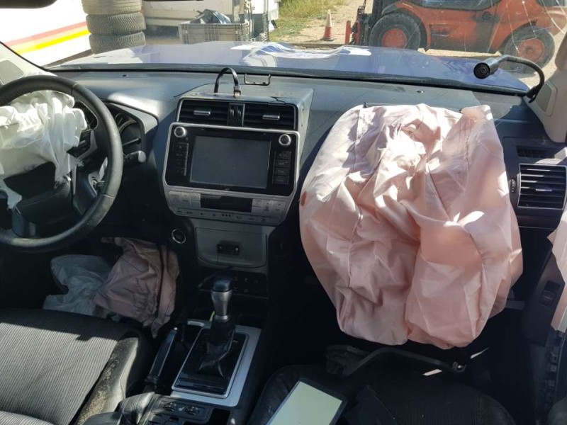 toyota land cruiser (j15) del año 2018