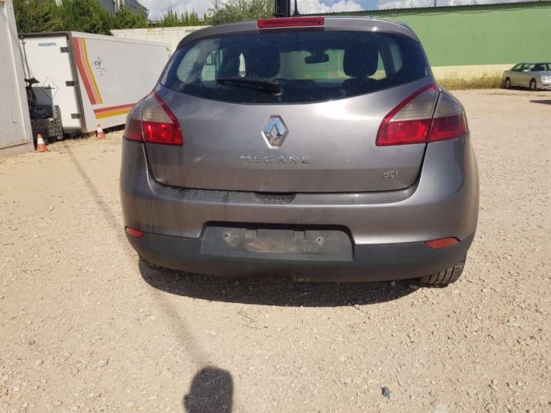 renault megane iii berlina 5 p del año 2010