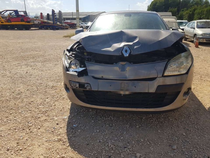 renault megane iii berlina 5 p del año 2010