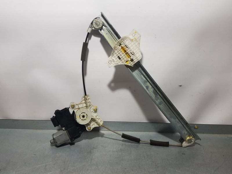 Recambio de elevalunas delantero izquierdo para hyundai i20 classic referencia OEM IAM 82403C7010  ELECTRICO 6 PINS