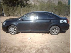 TOYOTA AVENSIS BERLINA (T25)