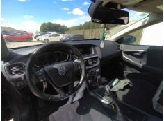 VOLVO V40 HATCHBACK (525)