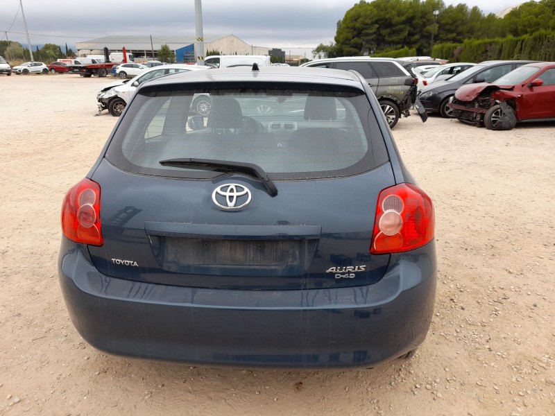 toyota auris (_e15_) del año 2008