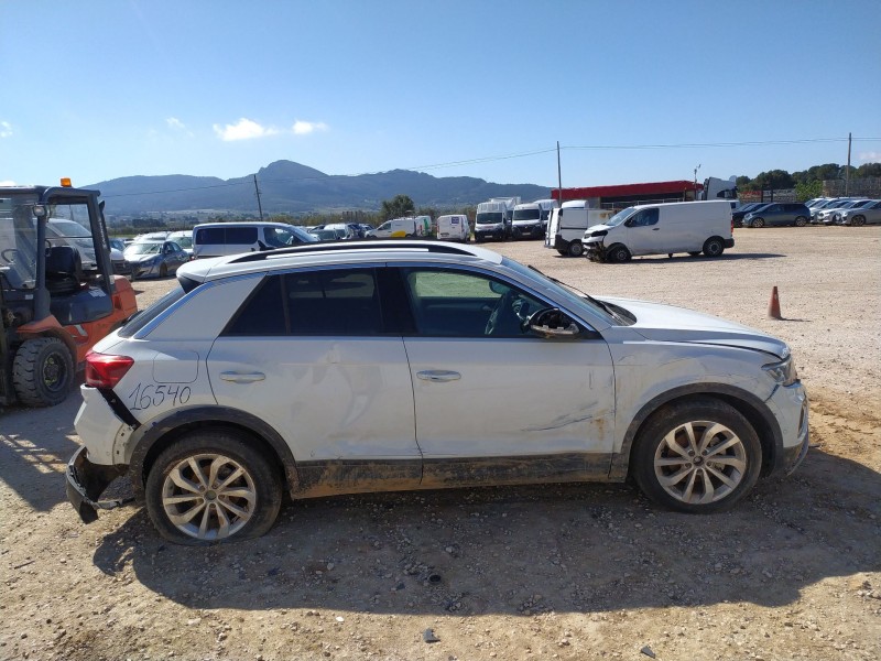 volkswagen t-roc (a11, d11) del año 2023
