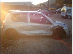 RENAULT CLIO II FASE II (B/CB0)