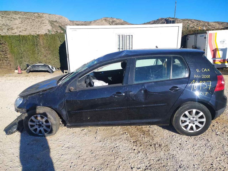 volkswagen golf v berlina (1k1) del año 2008