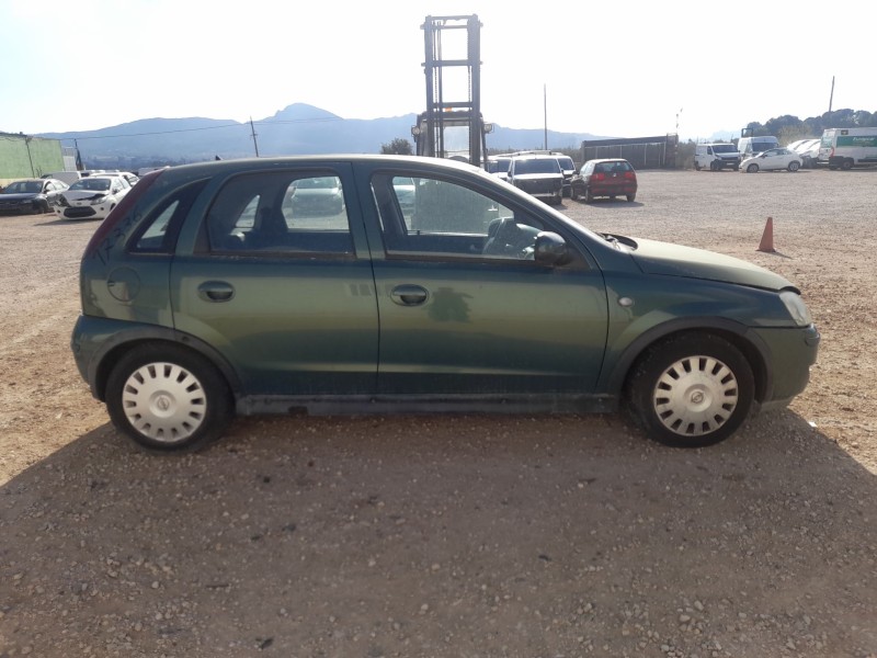 opel corsa c (x01) del año 2003