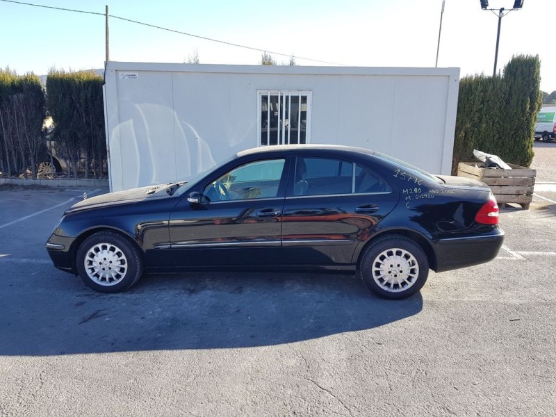 mercedes-benz clase e (w211) berlina del año 2006