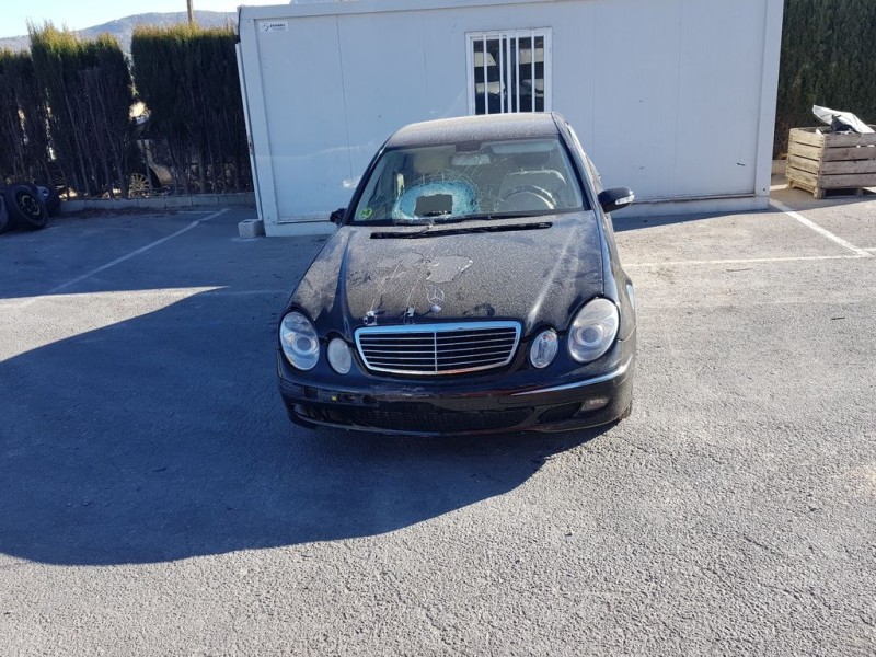 mercedes-benz clase e (w211) berlina del año 2006