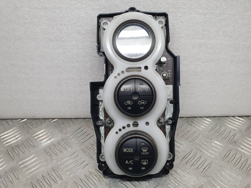 Recambio de mando climatizador para toyota yaris active referencia OEM IAM 559000D220  