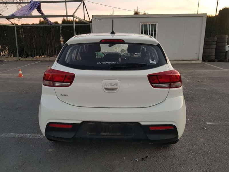 kia rio (yb) del año 2023