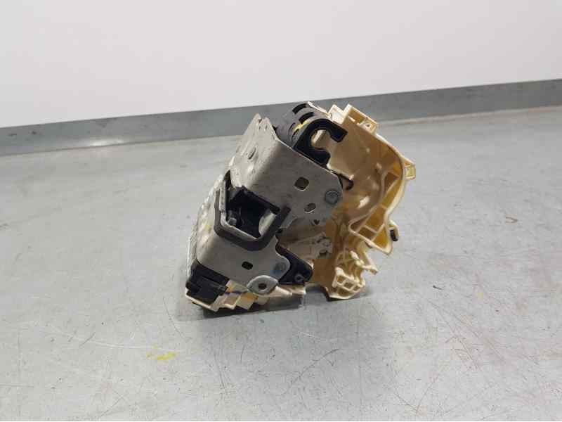 Recambio de cerradura puerta trasera derecha para opel vectra b berlina dti referencia OEM IAM P04589694AB  