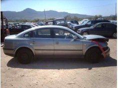 VOLKSWAGEN PASSAT BERLINA (3B3)