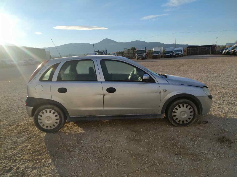 opel corsa c del año 2002