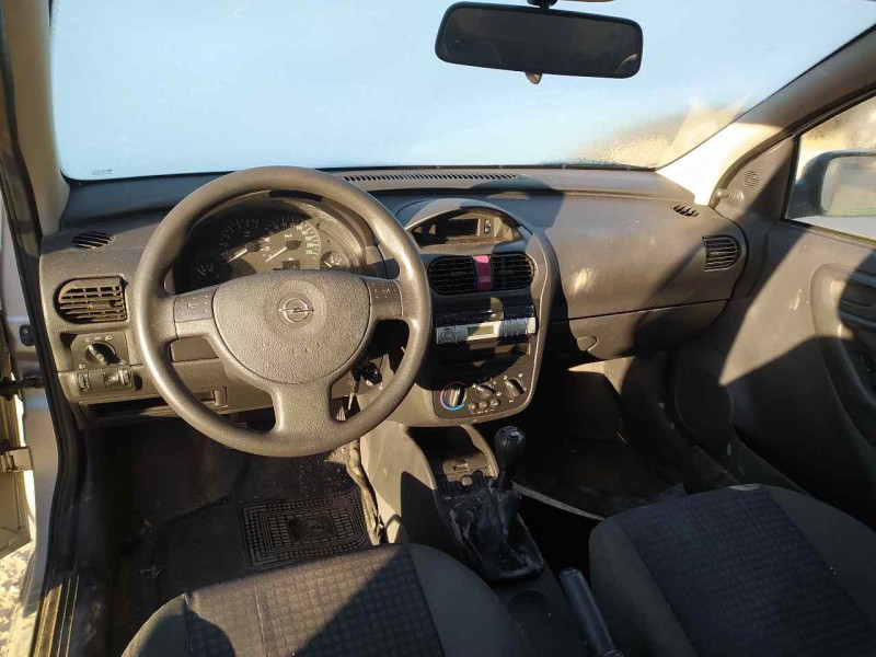 opel corsa c del año 2002