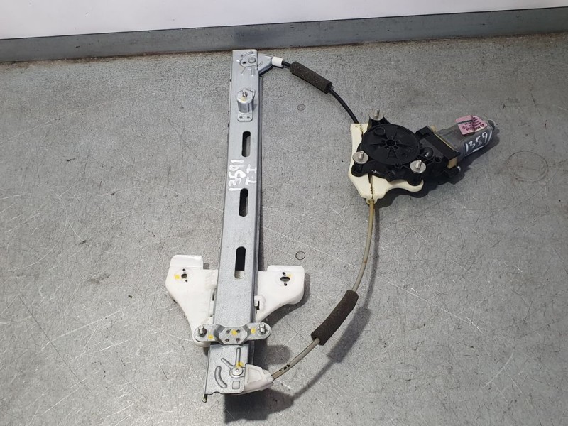 Recambio de elevalunas trasero izquierdo para hyundai i20 classic referencia OEM IAM 82450C7000 F00S1W2085 BOSCH ELECTRICO 2 PIN