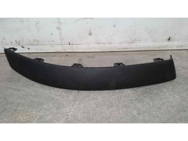 Recambio de molduras delanteras para citroën c4 berlina referencia OEM IAM 107073118 DE PARAGOLPES DER.