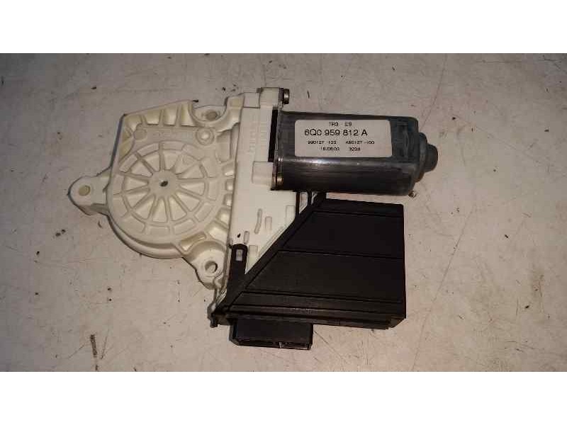 Recambio de motor elevalunas trasero derecho para seat ibiza (6l1) cool referencia OEM IAM 990127100 6Q0959812A BROSE
