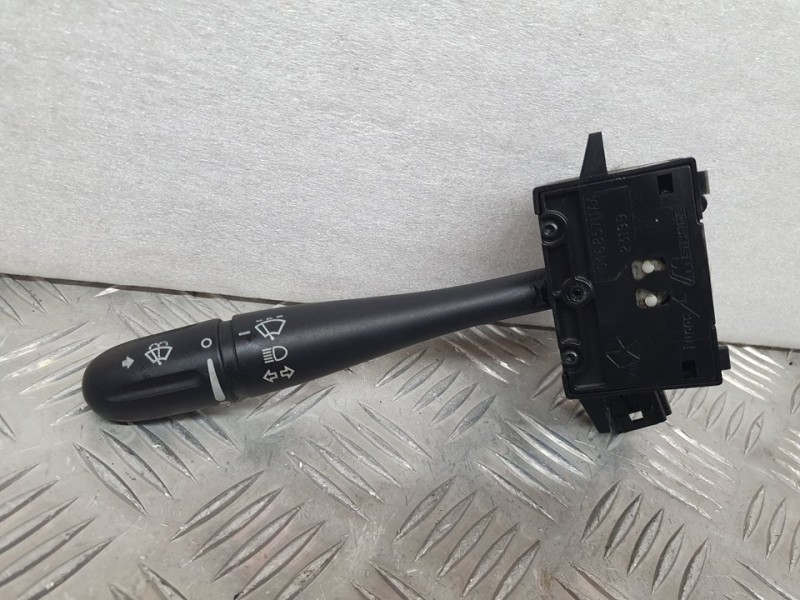 Recambio de mando limpia para chrysler voyager (rg) 2.5 crd se referencia OEM IAM 04685711AA  