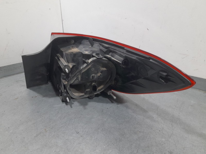 Recambio de piloto trasero izquierdo exterior para opel astra k sports tourer (b16) 1.6 cdti (35) referencia OEM IAM 4421996L  