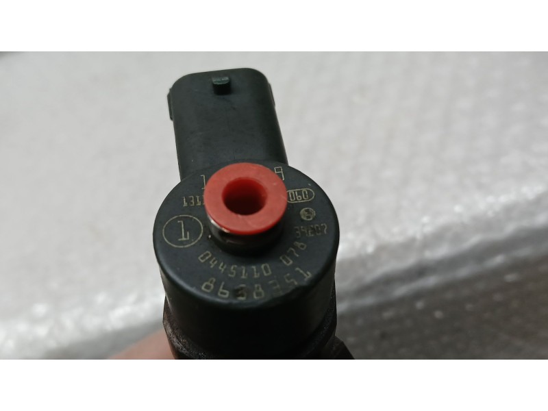 Recambio de inyector para volvo s60 berlina 2.4 d referencia OEM IAM 8658351 0445110078 BOSCH