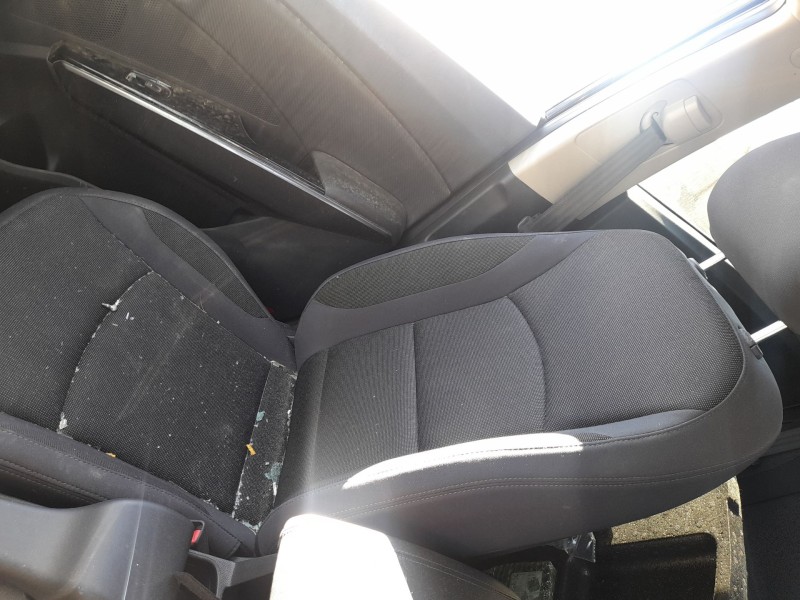 Recambio de asiento delantero derecho para ssangyong tivoli 1.5 referencia OEM IAM   