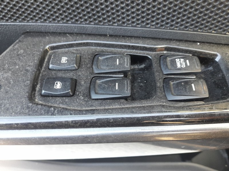 Recambio de mando elevalunas delantero izquierdo para ssangyong tivoli 1.5 referencia OEM IAM  C/MANDO RETROVISOR 
