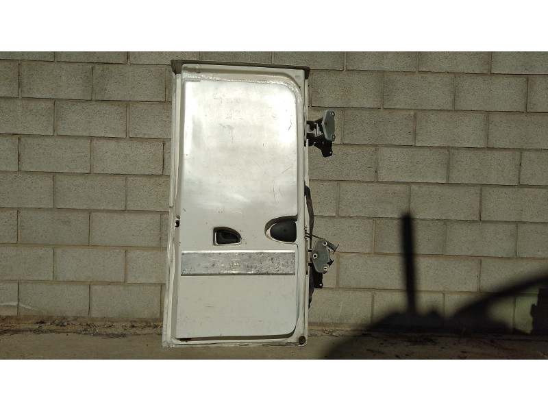 Recambio de puerta trasera izquierda carga para renault trafic iii furgoneta (fg_) 1.6 dci 115 (fgmd) referencia OEM IAM 9010176