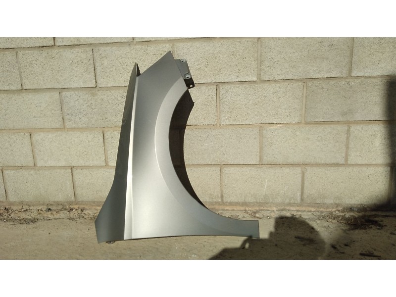 Recambio de aleta delantera derecha para skoda fabia ambition referencia OEM IAM 6V0821106  