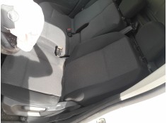 ASIENTO DELANTERO IZQUIERDO TOCADO