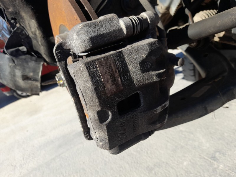 Recambio de pinza freno delantera derecha para ssangyong tivoli 1.5 referencia OEM IAM   