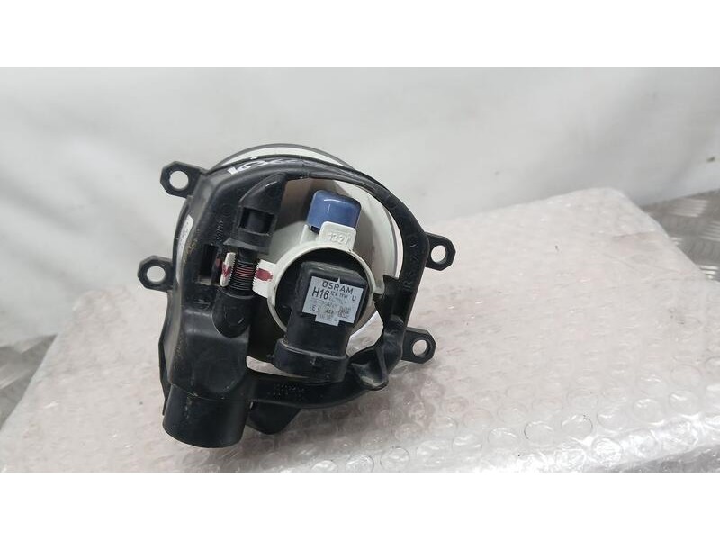 Recambio de faro antiniebla derecho para toyota aygo x play referencia OEM IAM 8121002110 VALEO 90068409