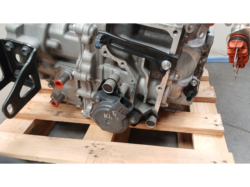 Recambio de caja cambios para toyota auris hybrid active referencia OEM IAM P9101216 B22U042 AUTOMATICO CVT