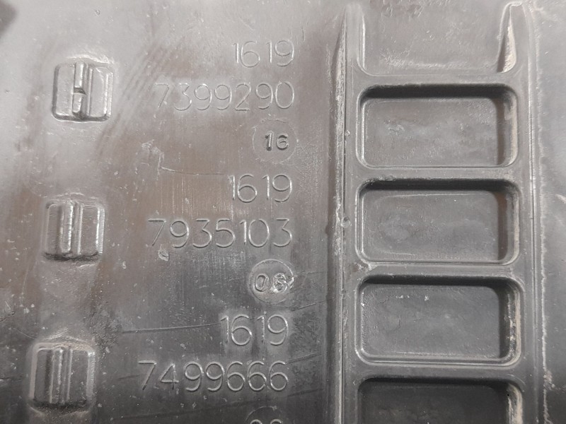 Recambio de deposito adblue para bmw serie 1 lim. (f40) 118d referencia OEM IAM 7399290  