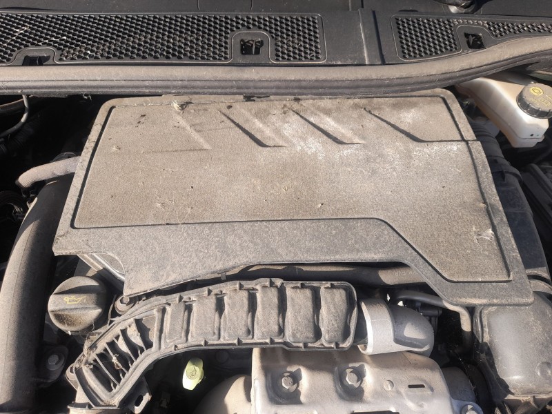 Recambio de tapa motor para opel corsa f (p2jo) 1.2 (68) referencia OEM IAM   