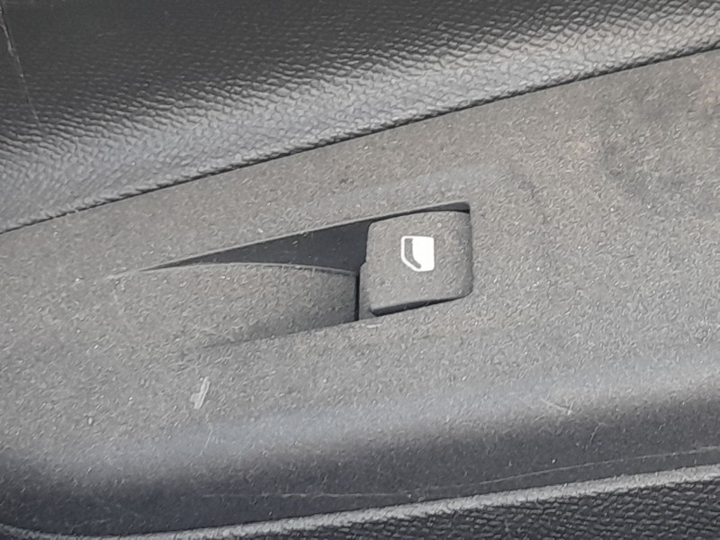 Recambio de mando elevalunas delantero derecho para opel corsa f (p2jo) 1.2 (68) referencia OEM IAM   