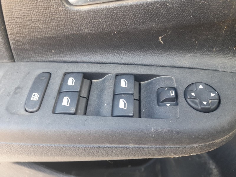 Recambio de mando elevalunas delantero izquierdo para opel corsa f (p2jo) 1.2 (68) referencia OEM IAM  C/MANDO RETROVISOR 