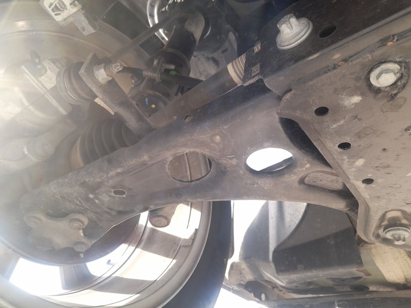 Recambio de brazo suspension inferior delantero derecho para opel corsa f (p2jo) 1.2 (68) referencia OEM IAM   