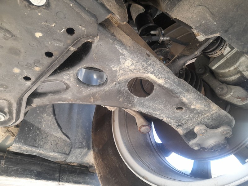 Recambio de brazo suspension inferior delantero izquierdo para opel corsa f (p2jo) 1.2 (68) referencia OEM IAM   