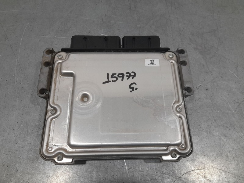 Recambio de centralita motor uce para peugeot 308 sw style referencia OEM IAM 9813283780 0281031886 BOSCH
