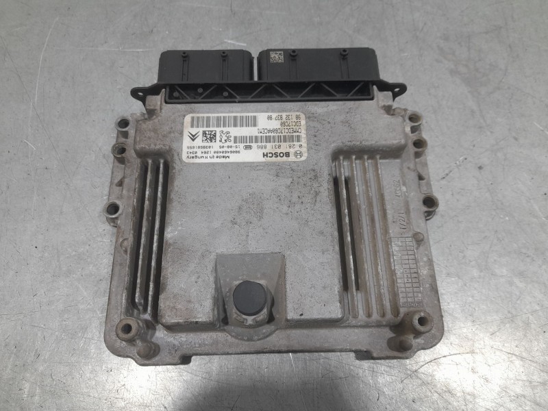Recambio de centralita motor uce para peugeot 308 sw style referencia OEM IAM 9813283780 0281031886 BOSCH