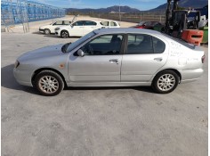 nissan primera hatchback (p11) del año 2001