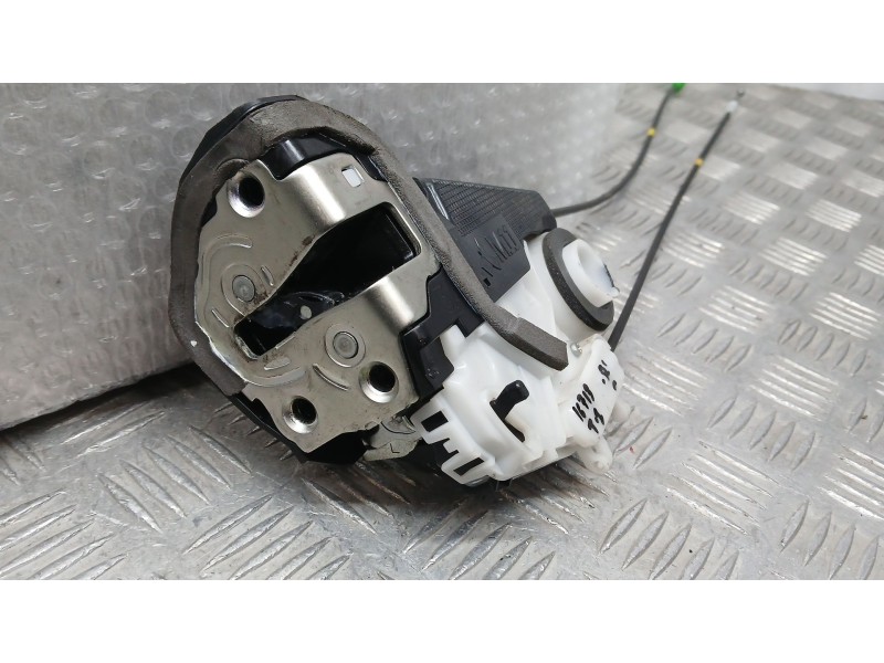 Recambio de cerradura puerta trasera izquierda para toyota yaris (_p13_) 1.5 hybrid (nhp130_) referencia OEM IAM 690600D320  160